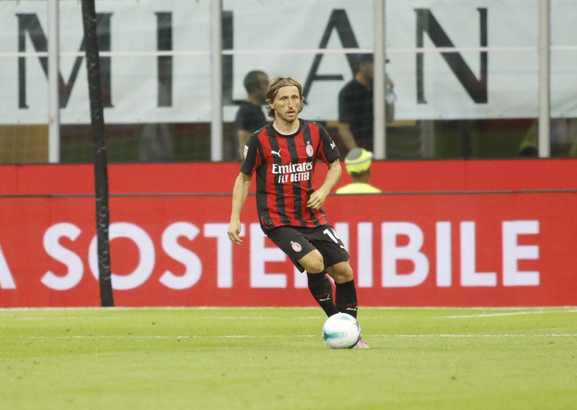 养老变大腿!39岁魔笛踢满全场+送创纪录助攻 网友:囧叔太禽兽了