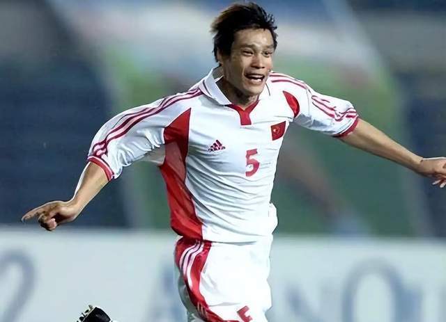 闪耀世界的中国红:细数那些曾达到世界级水准的中国男足球员